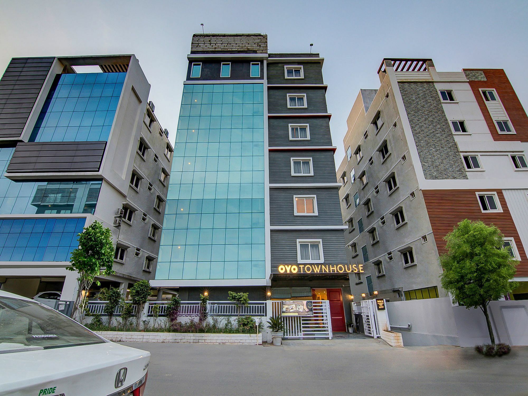 Oyo Townhouse 034 -Halcyon Hitech City Road Haïdarabad Extérieur photo